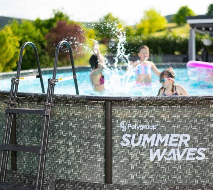 Summer Waves Frame Pool Komplettset | Rund 488x122 cm Rattanoptik Grau | Aufstellpool Set | Gartenpool & Schwimmbecken inkl. Filterpumpe, Einstiegsleiter, Abdeckplane, Bodenvlies & Reinigungsset