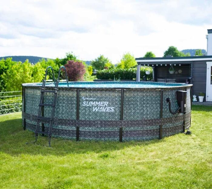 Summer Waves Frame Pool Komplettset | Rund 488x122 cm Rattanoptik Grau | Aufstellpool Set | Gartenpool & Schwimmbecken inkl. Filterpumpe, Einstiegsleiter, Abdeckplane, Bodenvlies & Reinigungsset